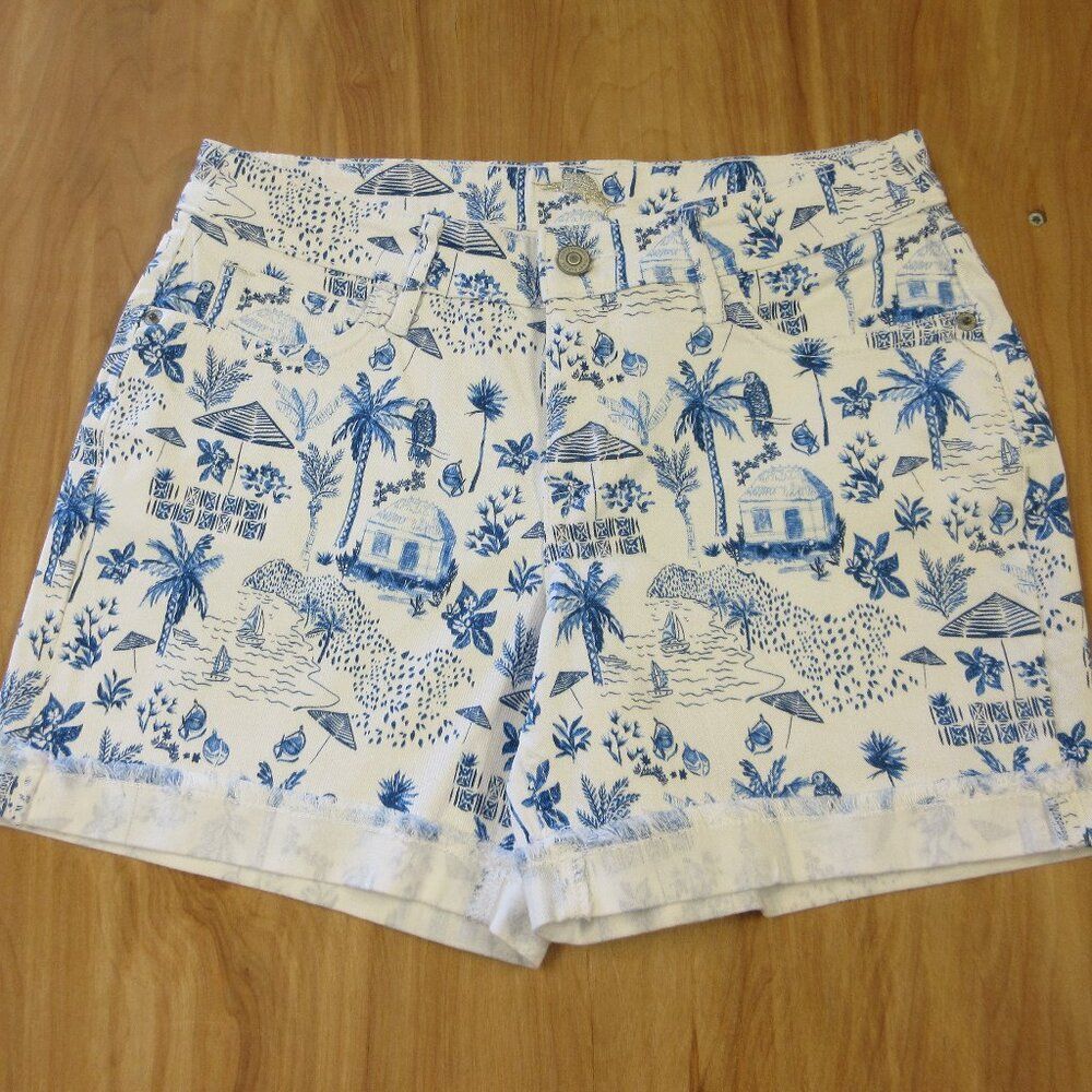 TOMMY BAHAMA DENIM White Blue Printed Jean Shorts Size 27 Tropical Sailing Jorts